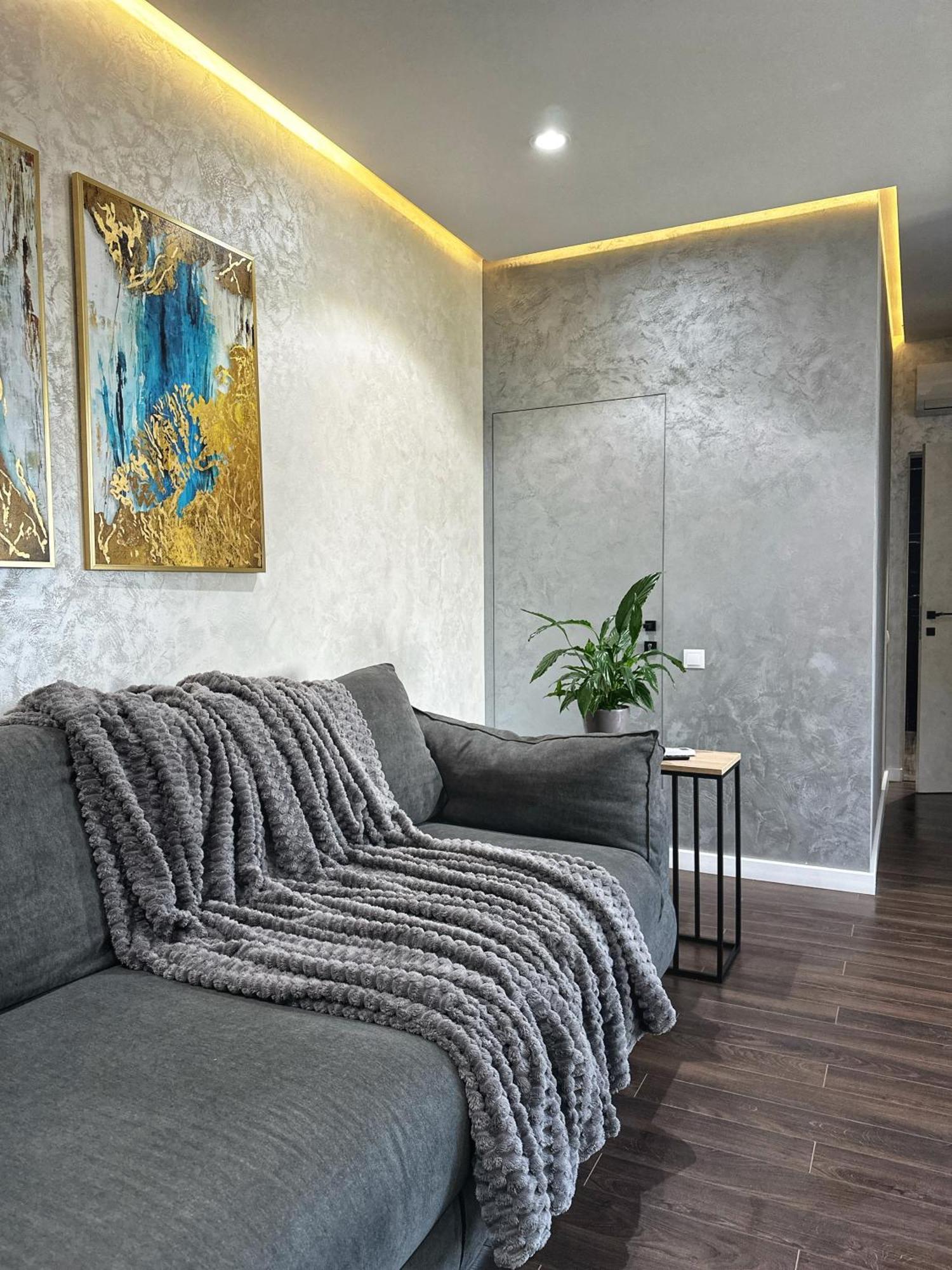 Apartment Penthouse Vacation In Moldova! *