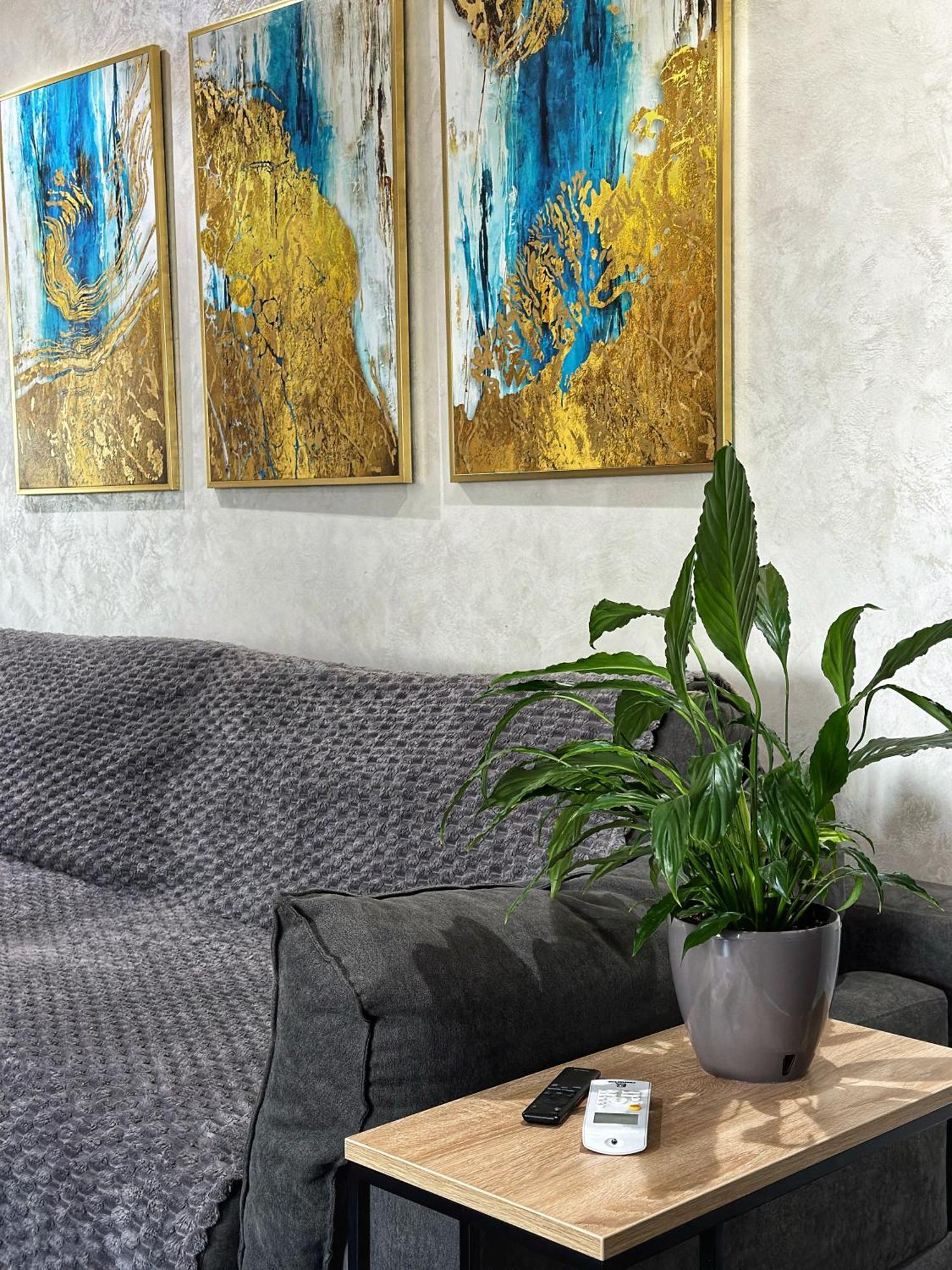 Apartment Penthouse Vacation In Moldova! *